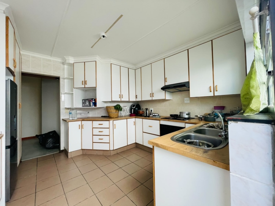 6 Bedroom Property for Sale in Quigney Eastern Cape